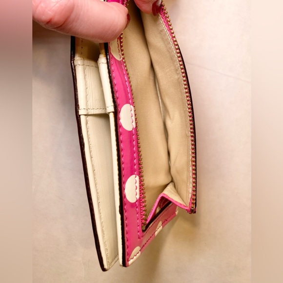 Kate Spade New York Carlisle Street Stacy Hot Pink Polka Dot Bi-Fold Wallet - Picture 9 of 12